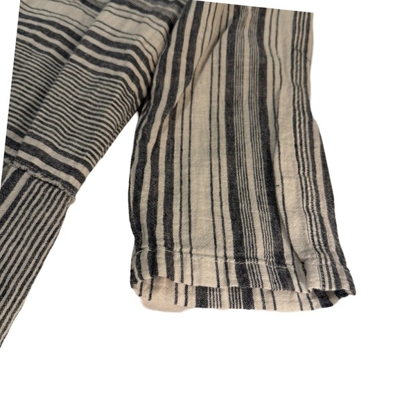 Wonderly Linen/Cotton Collared Denim and White Striped Blouse - Picture 3 of 7